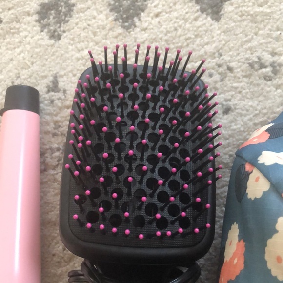 CURLER NOT INCLUDED- reduced price. revlon straightener brush and heating cap - Picture 3 of 8